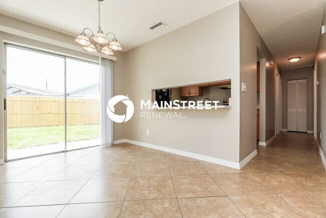 Foto del edificio - 4 Bedroom Pet-Friendly Home in Seminole, FL with Main Street Renewal