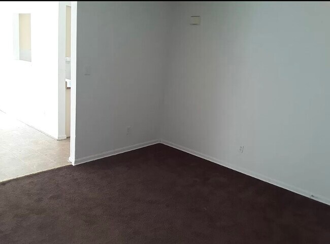 Foto del edificio - 496 Lancaster Creek Rd