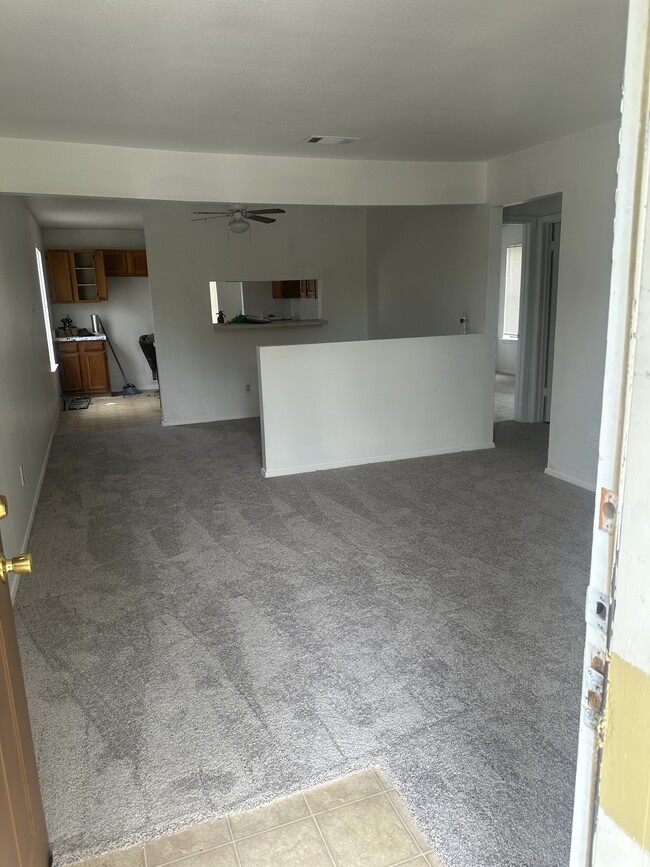 Building Photo - 1205 Dawson Cir