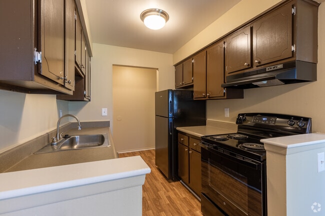 Interior Photo - Gibraltar Pointe