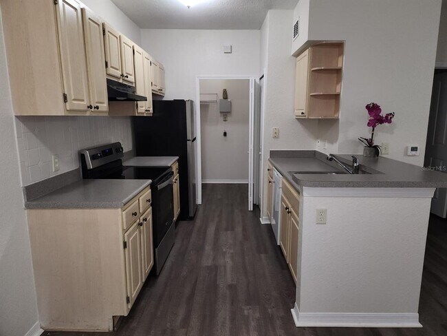 Foto del edificio - 1125 Lake Shadow Cir