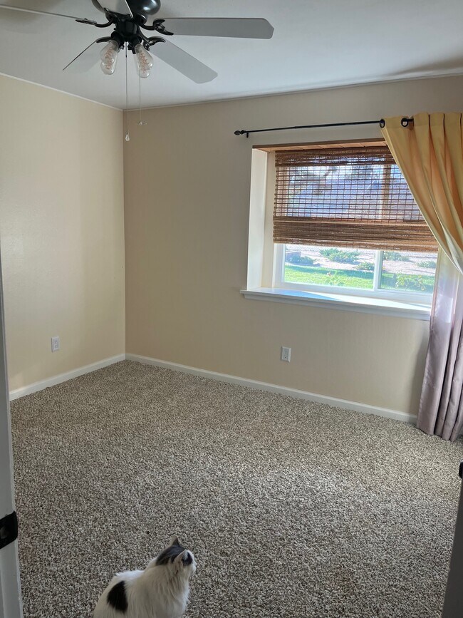 Foto del edificio - 18454 Walnut St