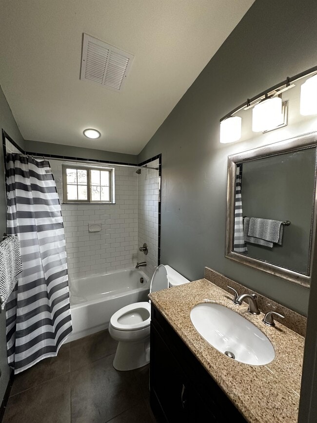 Foto del edificio - 129 1/2 W 3rd St