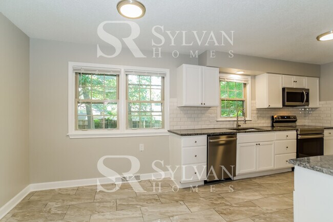 Building Photo - Updated 3 bedroom rancher!