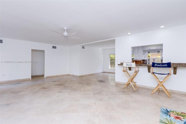 Building Photo - 60 Park Dr