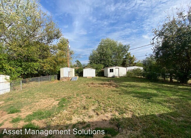 Foto del edificio - 4 br, 1 bath House - 3816 Woodside