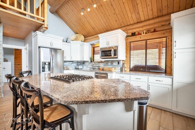 Foto del edificio - 322 Hillcrest Cir