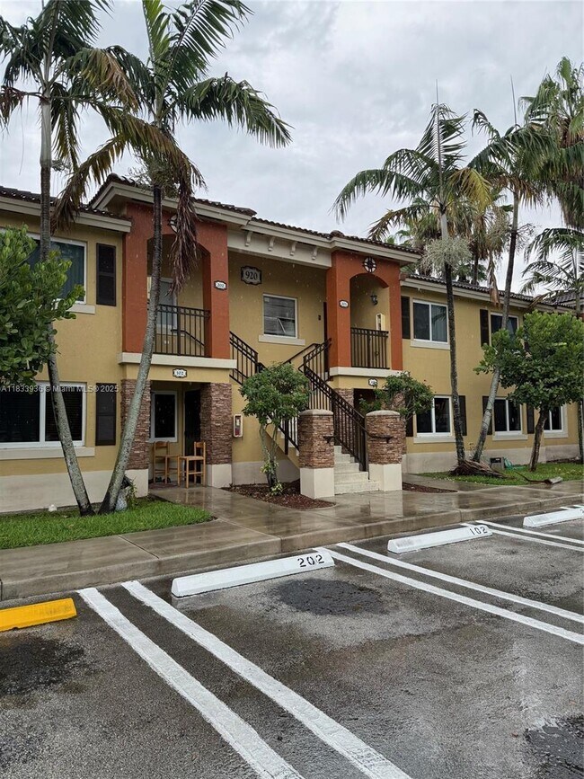 Foto del edificio - 920 NE 33rd Terrace