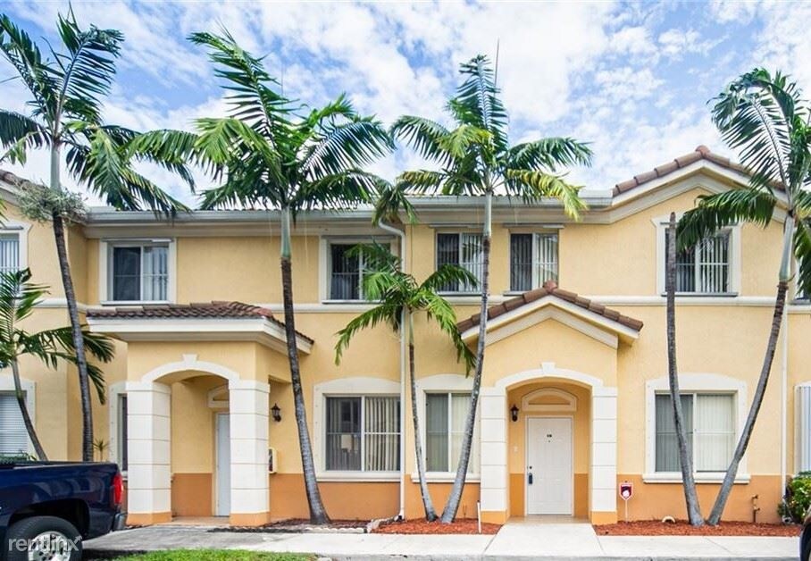 Foto del edificio - 4 br, 4 bath Townhome - 10067 NW 75th Ter ...