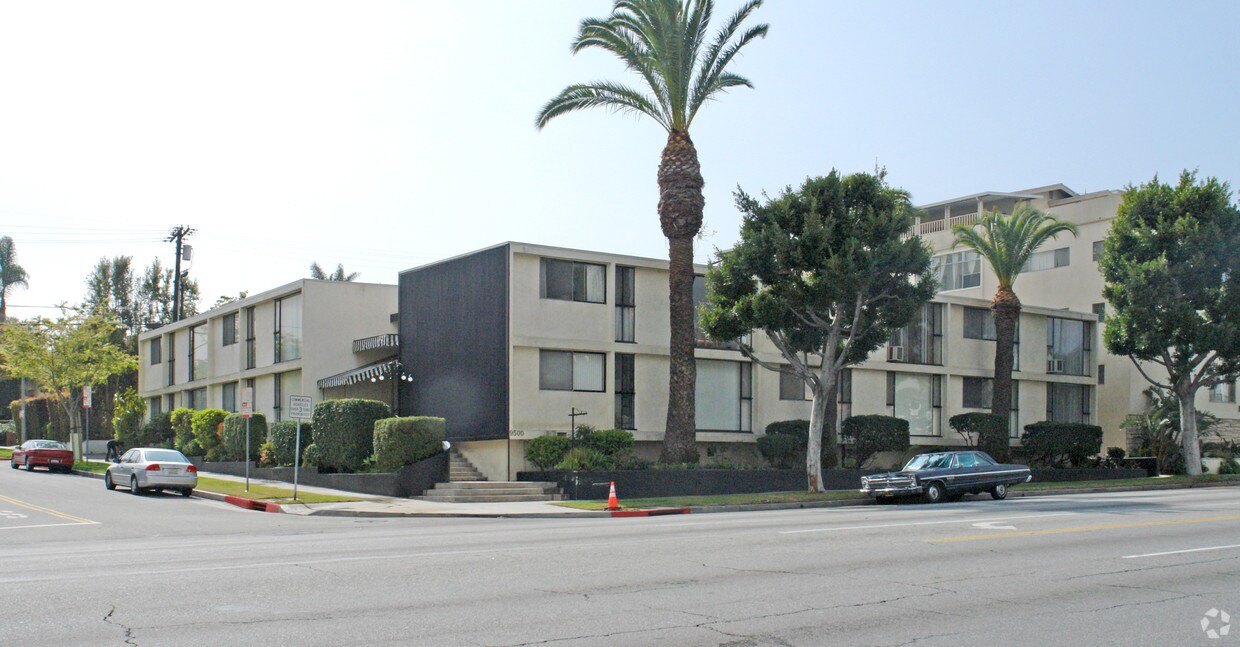 Foto principal - 9500 W Olympic Blvd