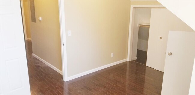 Foto del edificio - 422 West Side Ave