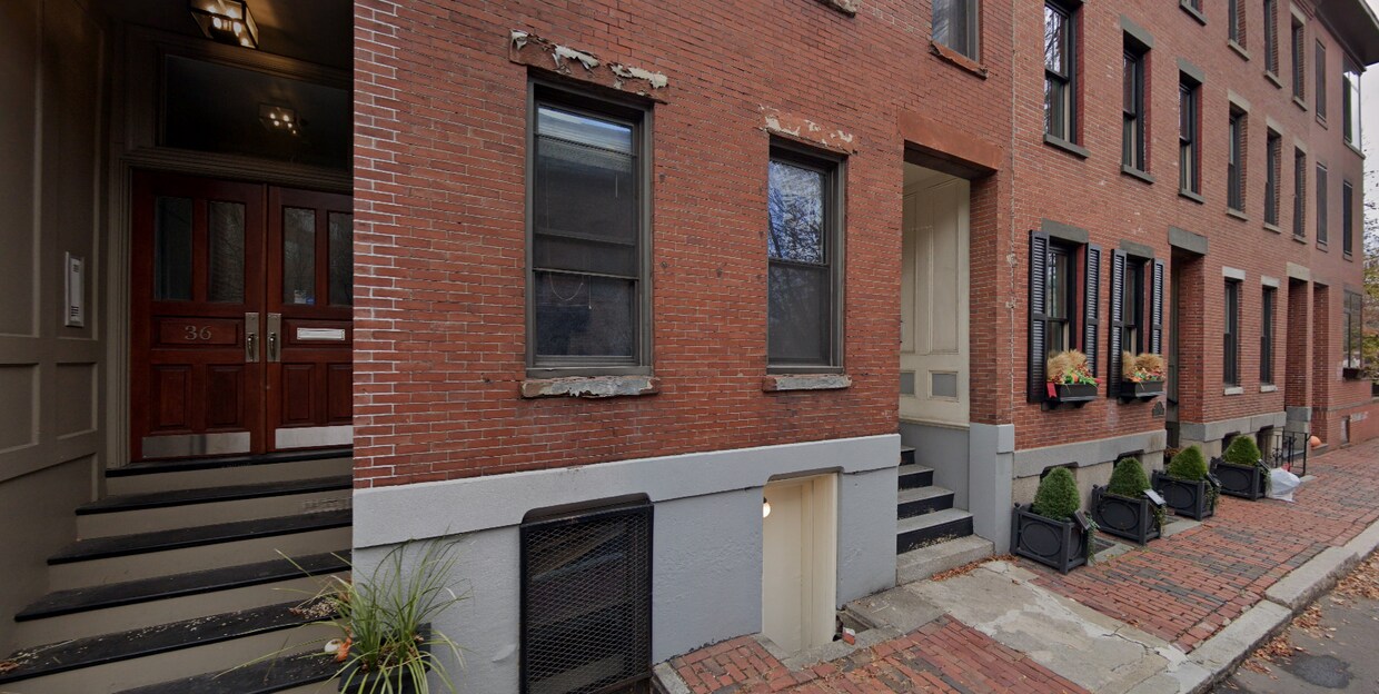 Building Photo - 38 Bradford St