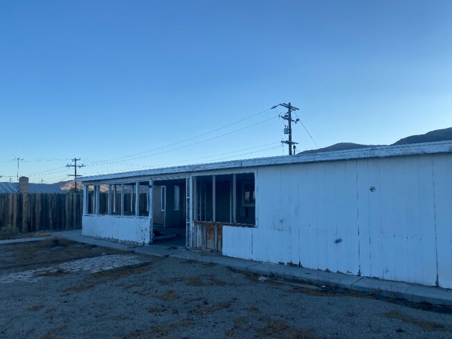 Foto del edificio - 82475 Wingate Ave