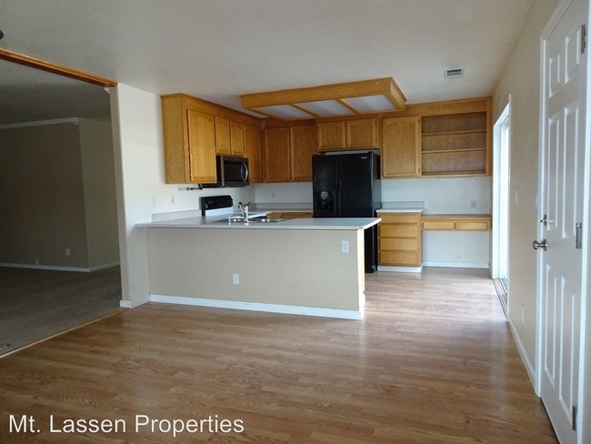 Building Photo - 3 br, 2 bath House - 530 N. Spring Circle