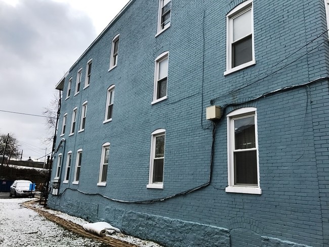 Building Photo - 116-118 N Mulberry St