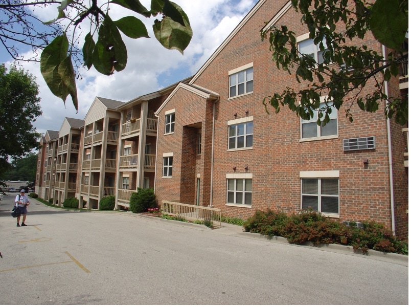 Wilshire Manor Apartments Wauwatosa Wi Apartments Com