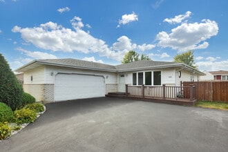 Building Photo - 1013 Stonegate Rd