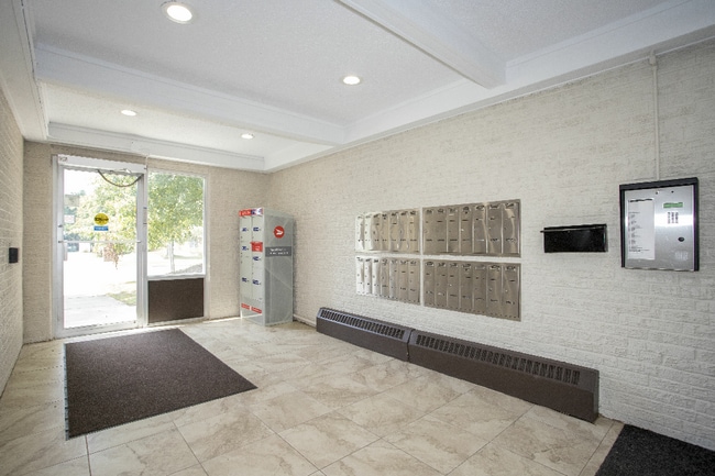 Building Photo - Elgin Woods Apartments