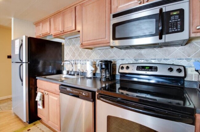 Foto del edificio - 624 McCall Ave