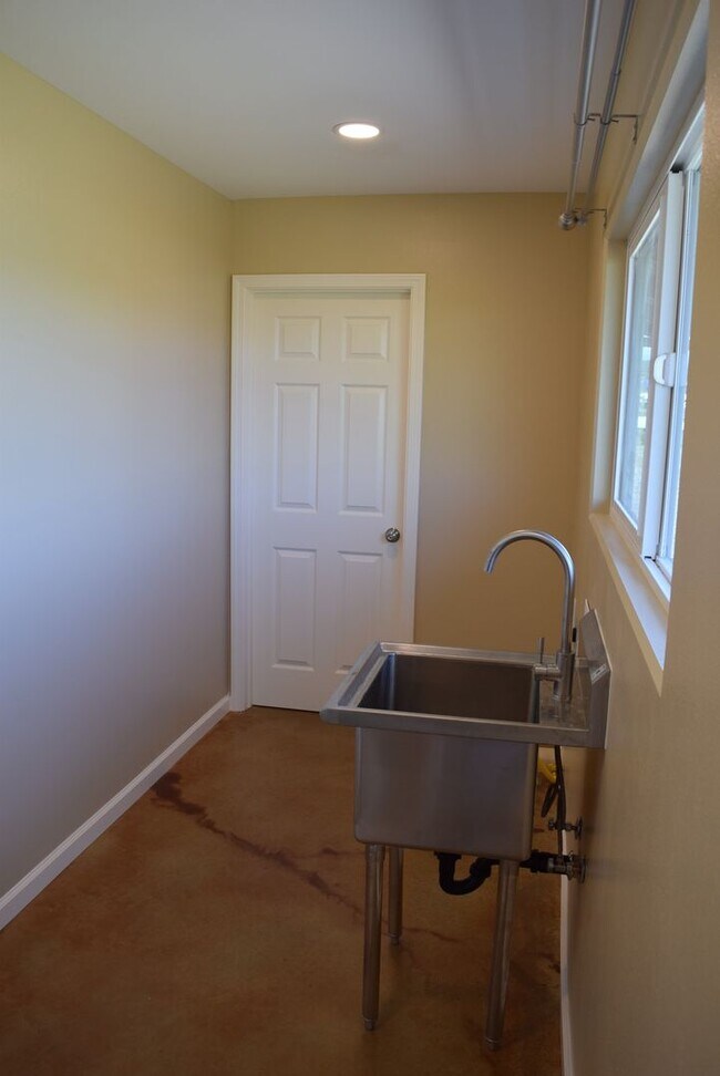 Foto del edificio - 1767 Kilauea Ave