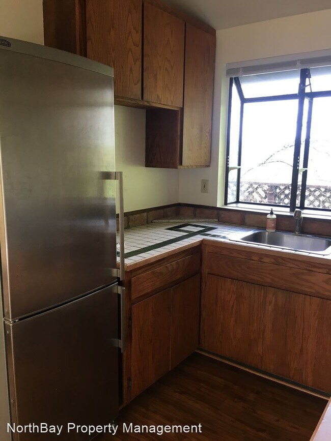 Building Photo - 1 br, 1 bath House - 394 Gold Ridge Rd