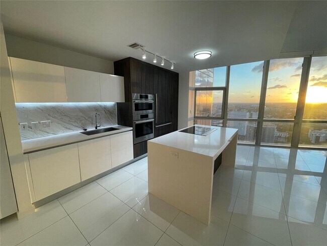 Foto del edificio - 851 NE 1st Ave
