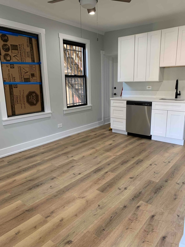 Photo - 3729 N Kenmore Ave Apartment