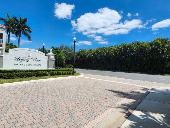 Building Photo - 11016 Legacy Dr