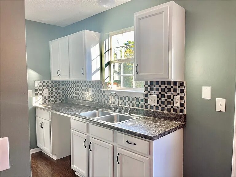Foto principal - 51 Valley View Dr