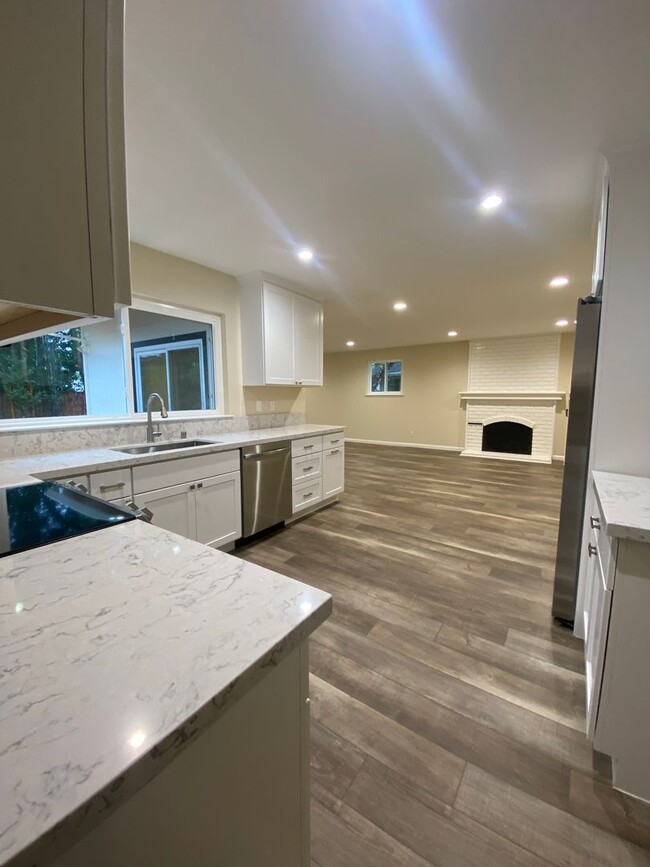 Foto del edificio - Highland Oaks in Pleasanton – 5-Bedroom, 2...