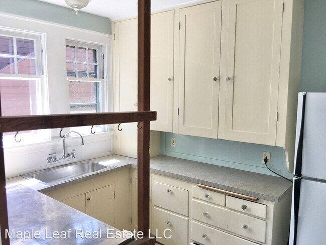 Foto del edificio - 1 br, 1 bath House - 4125 Francis Ave N
