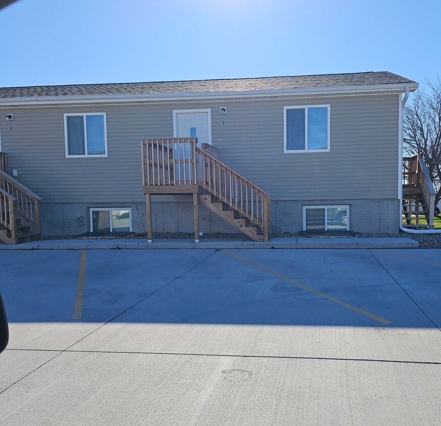 Primary Photo - 2 bedroom apartment