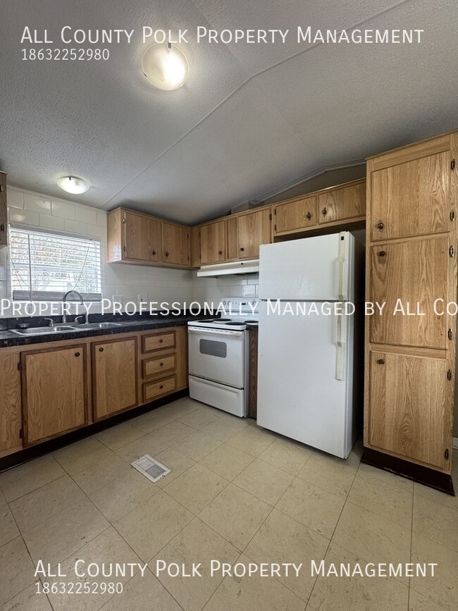 Foto del edificio - North Lakeland 2-Bedroom Mobile Home For Rent