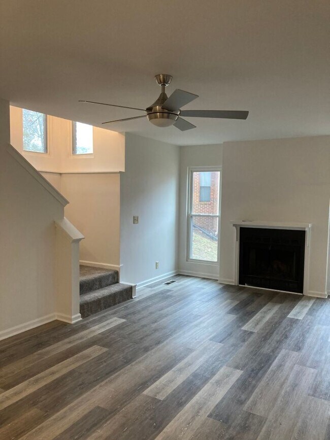 Foto del edificio - Newly renovated condo in Donelson