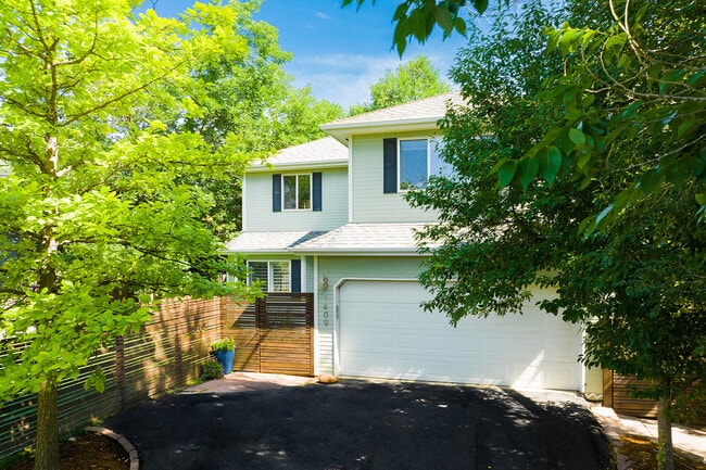 Building Photo - 1411 Quince Ave