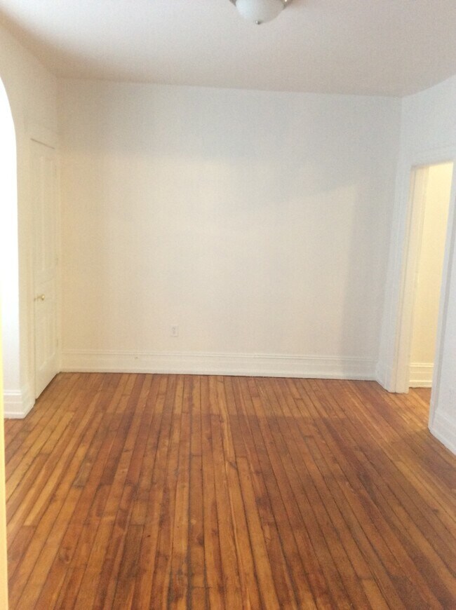 Foto del edificio - 3rd Floor Apartment in Downtown York! Vide...