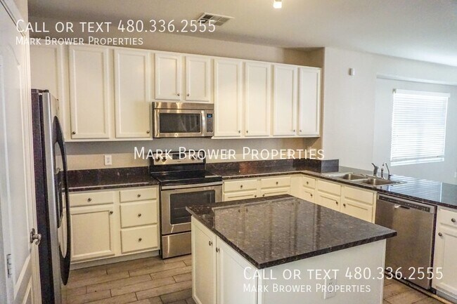 Building Photo - 897 S Storment Ln
