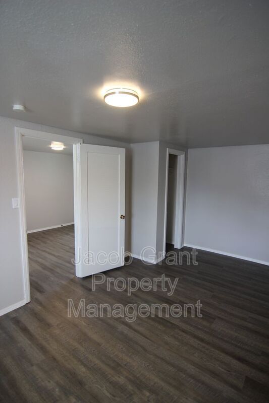 Foto del edificio - 4719 Yellowstone Ave