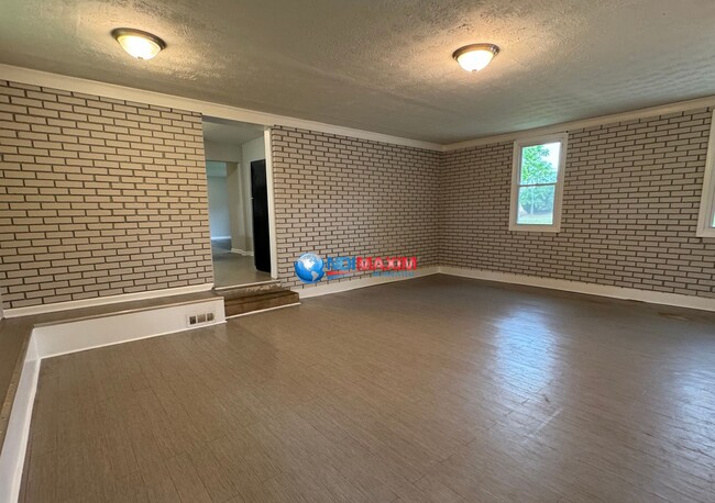 Foto del edificio - Newly RENOVATED 3 bedrooms ranch in Stone ...