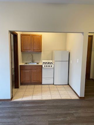 Kitchen Space - Yale Place Apartments