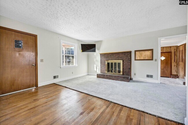 Foto del edificio - 1709 Woodfield Dr