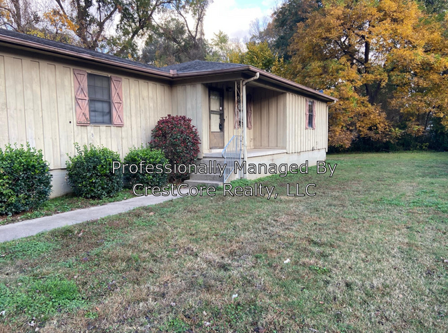 Building Photo - 810 E Tickle St