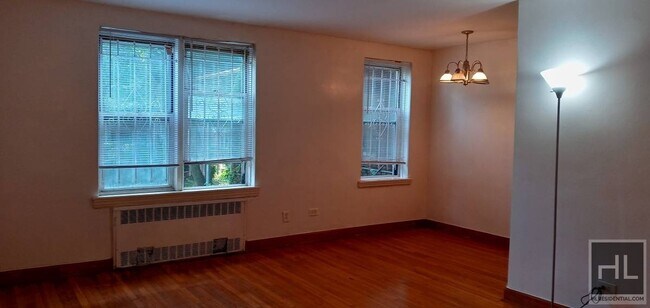 Building Photo - 108th St