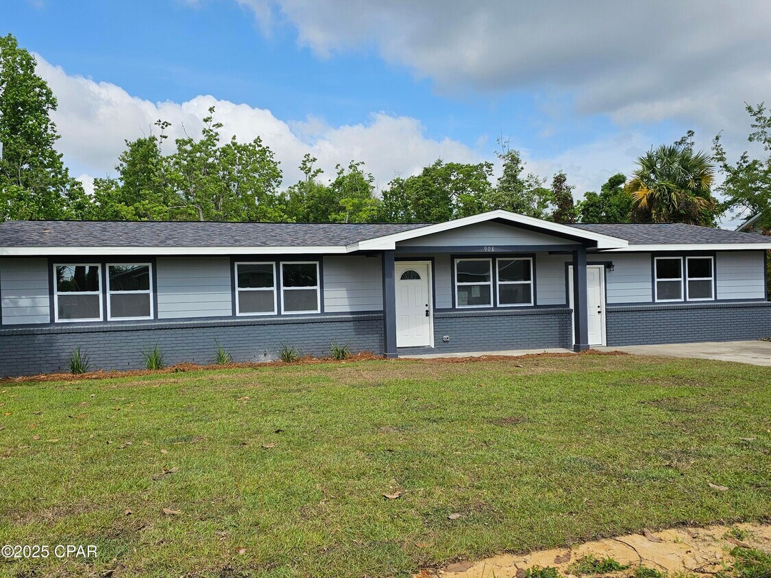 Primary Photo - 906 Kentucky Ave
