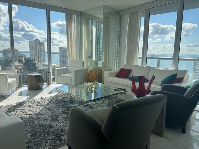 Foto del edificio - 495 Brickell Ave