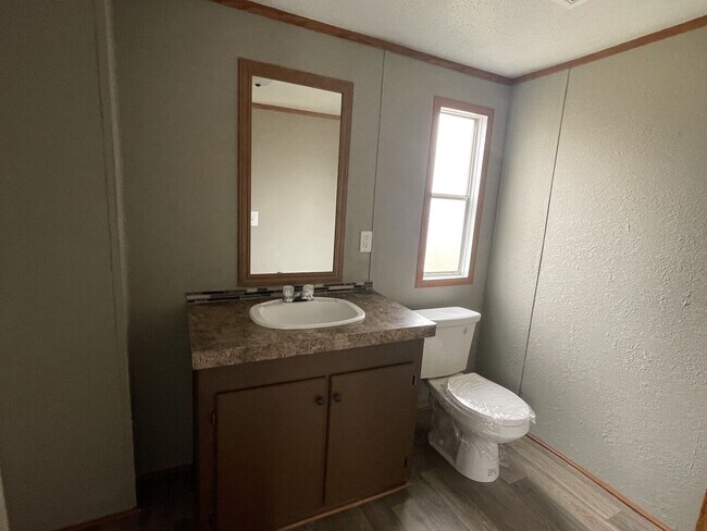 Building Photo - 1100 Lovers Ln