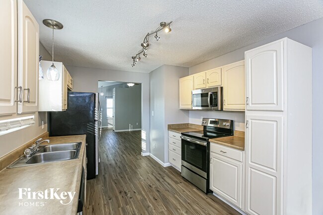 Building Photo - 15472 Sandlands Cir