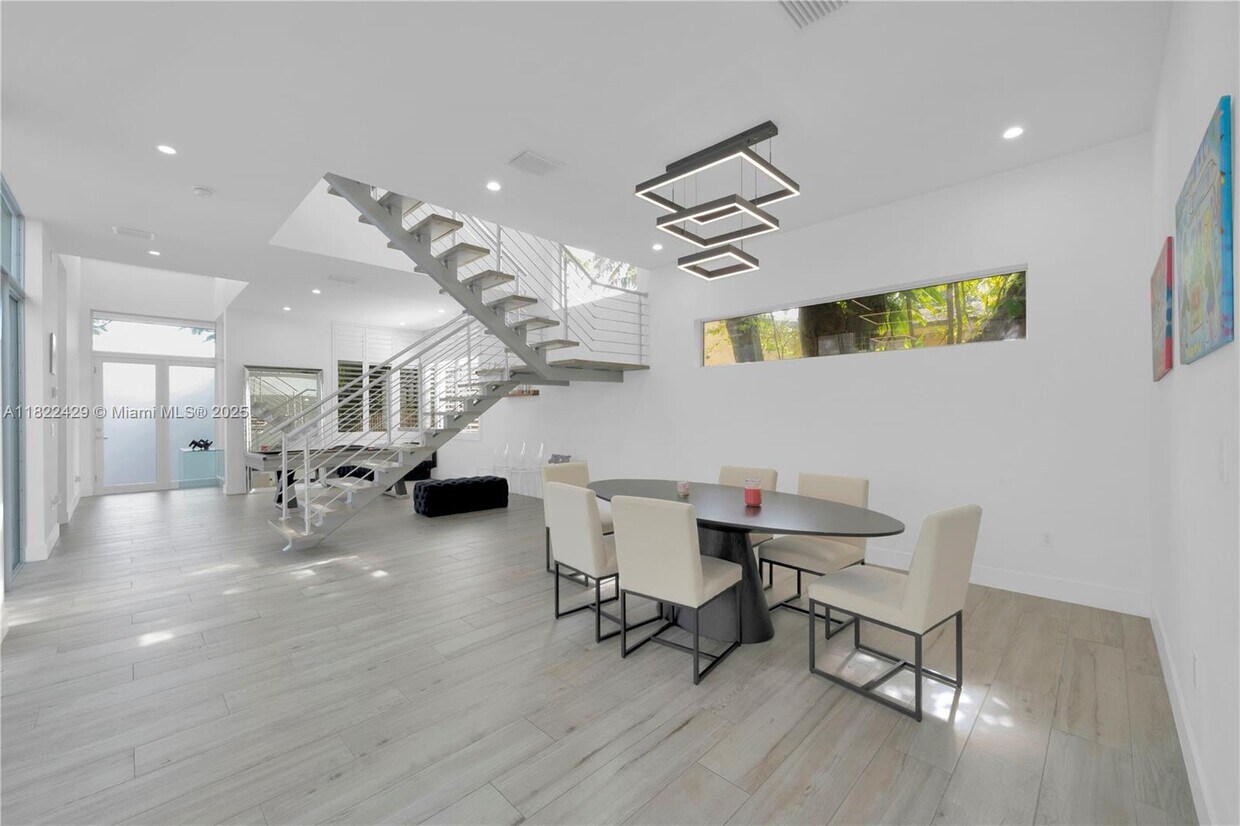 Foto principal - 5720 SW 24th St