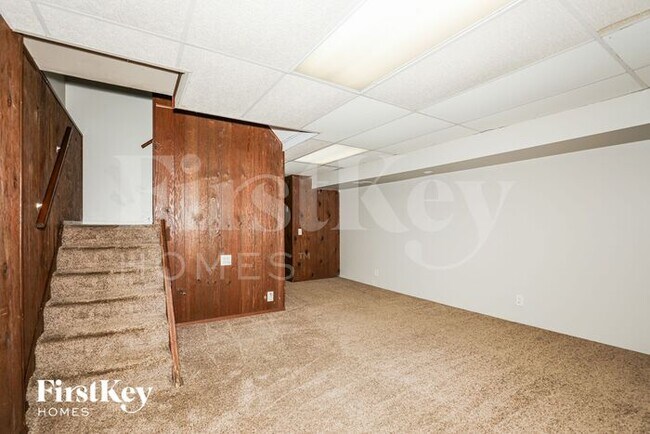 Foto del edificio - 30W118 Maplewood Dr