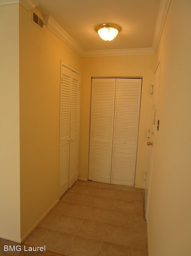 Building Photo - 10251 Prince Pl